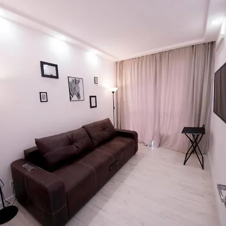 Apartment On Lipkovsky *